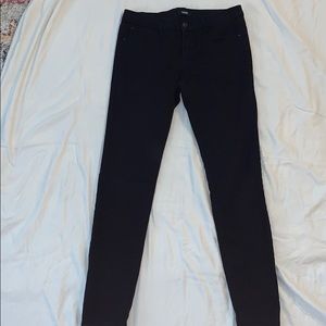 Kensie knockout skinny jeans. Mid rise